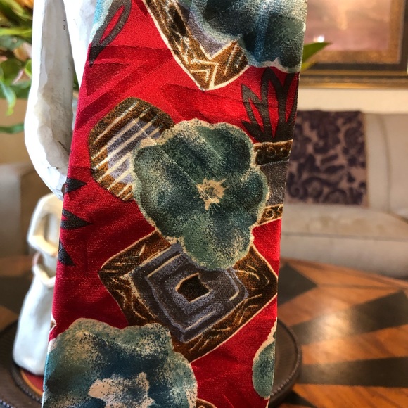 🔥Bugati Italian Silk Tie Red with Sea Green Floral Print Made in the USA - Picture 5 of 7